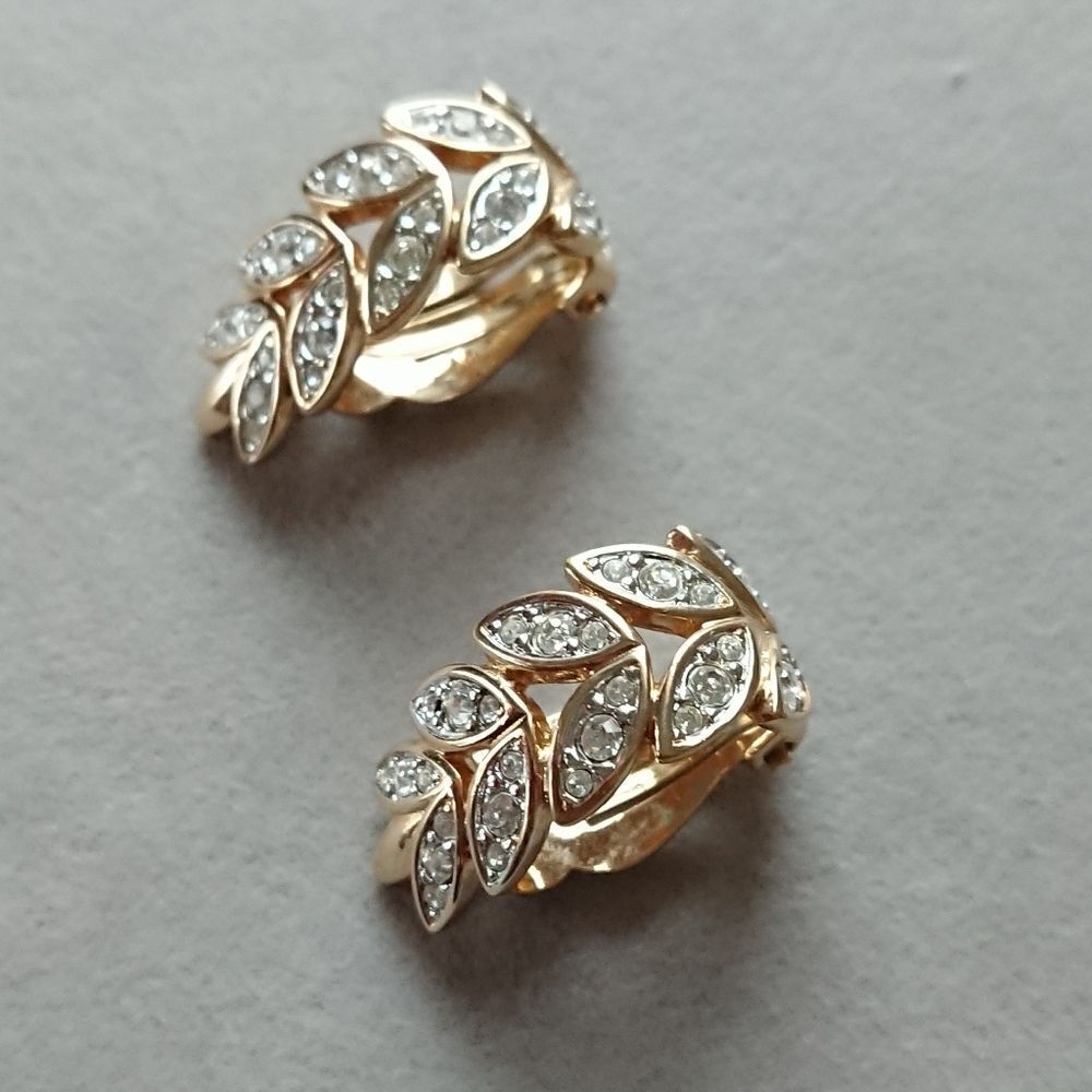 Gold tone leaf Swarovski Clip On earrings - Picture 4 of 11